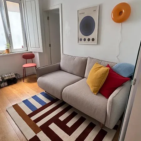 Cozy Private Bedroom In Shared T2 In Graca, منزل للإقامة