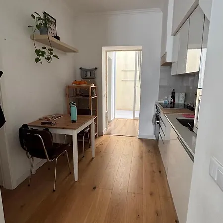منزل للإقامة Cozy Private Bedroom In Shared T2 In Graca,