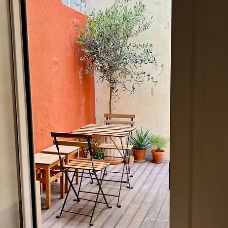 Cozy Private Bedroom In Shared T2 In Graca, منزل للإقامة
